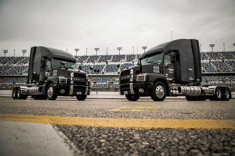 Mack NASCAR Virtual Experience Offers Customers Opportunity to Interact with Michael Waltrip, Rocko Williams