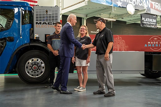 210728---President-Biden-Visits-Mack-LVO-Facility_3