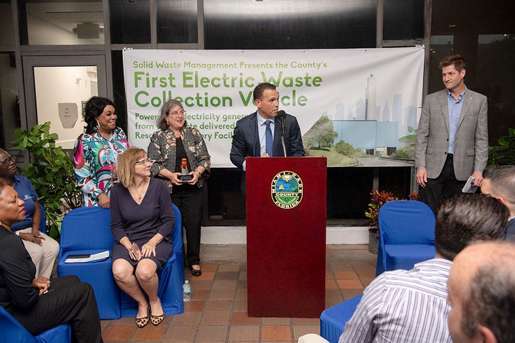 Miami-Dade County Executives Introduce the Mack LR Electric to Community