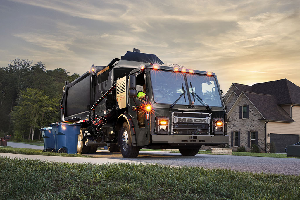 Mack Trucks Highlights Sustainability at Green Transportation Summit