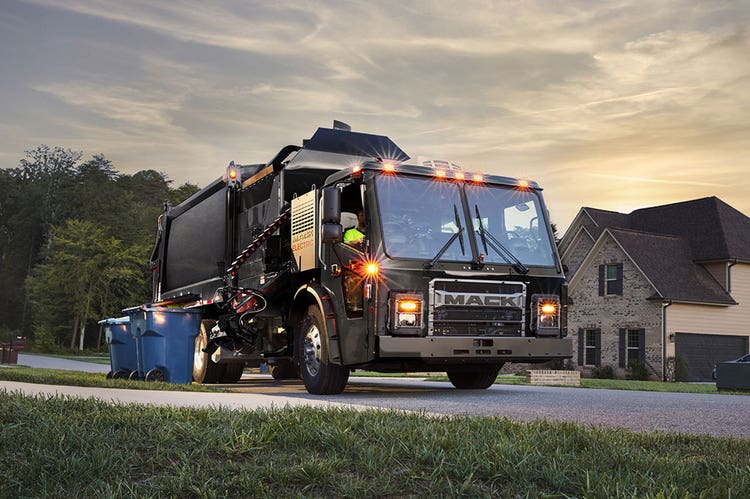 230816 - Mack Trucks Highlights Commitment to Sustainability at the Green Transportation Summit & Expo