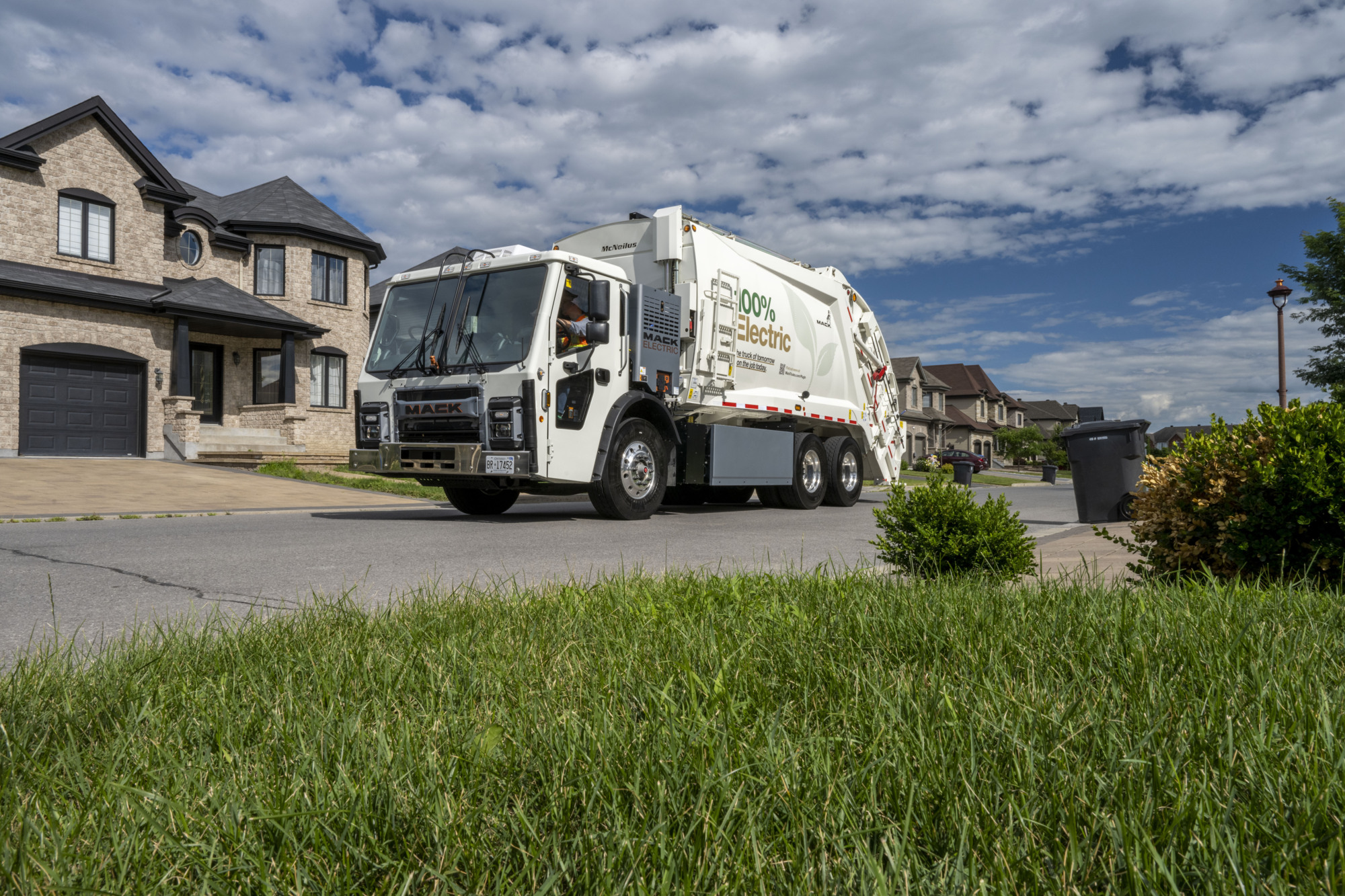 Mack Trucks Announces Product Lineup at WasteExpo