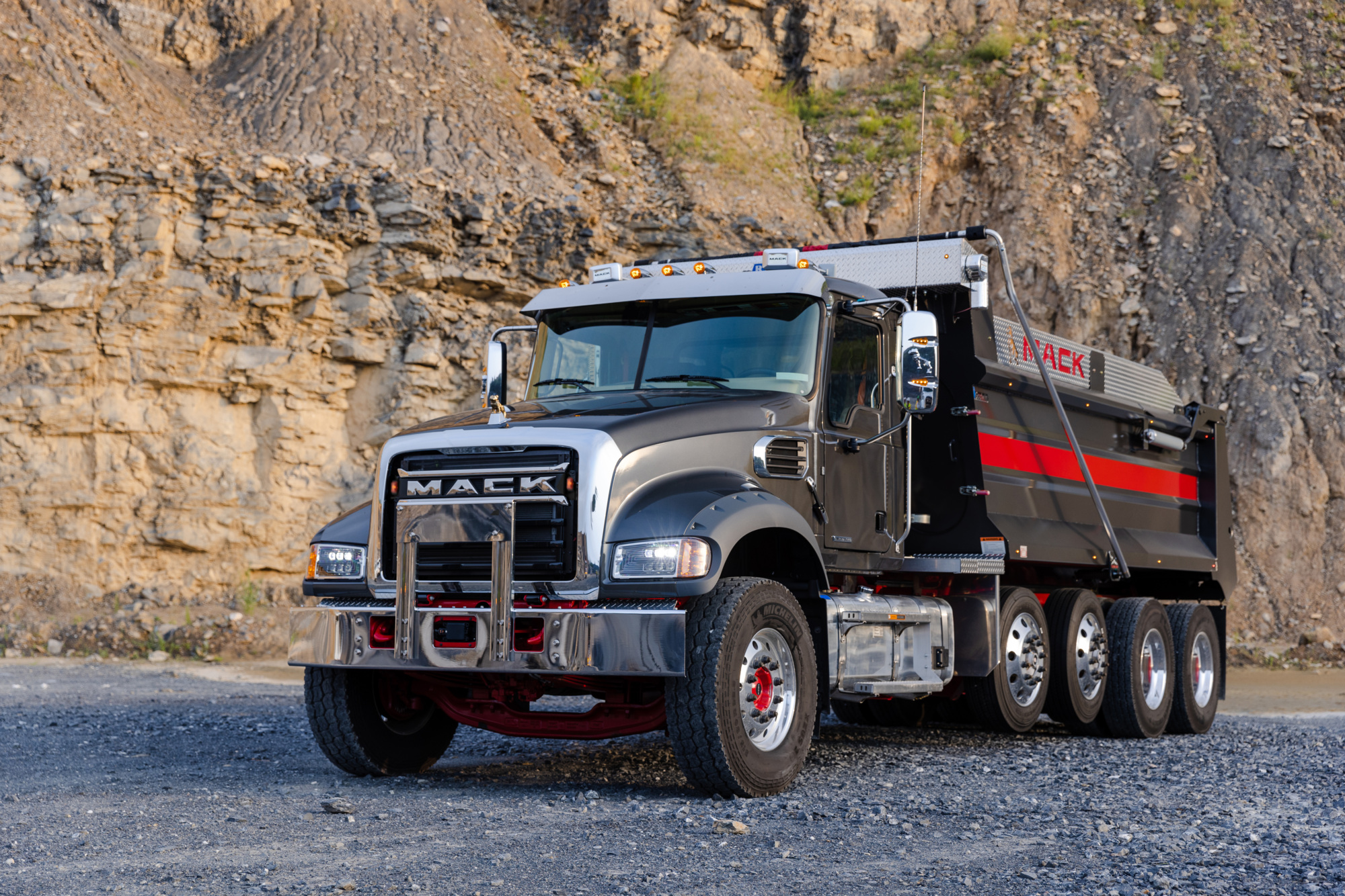Mack Trucks Expands GuardDog® Connect with Allison Transmission