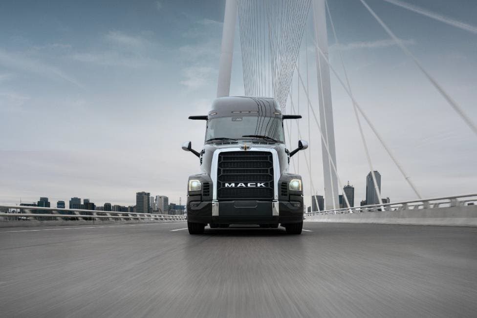 Mack Defense Highlights the Mack Pioneer® at the 2025 AUSA Annual