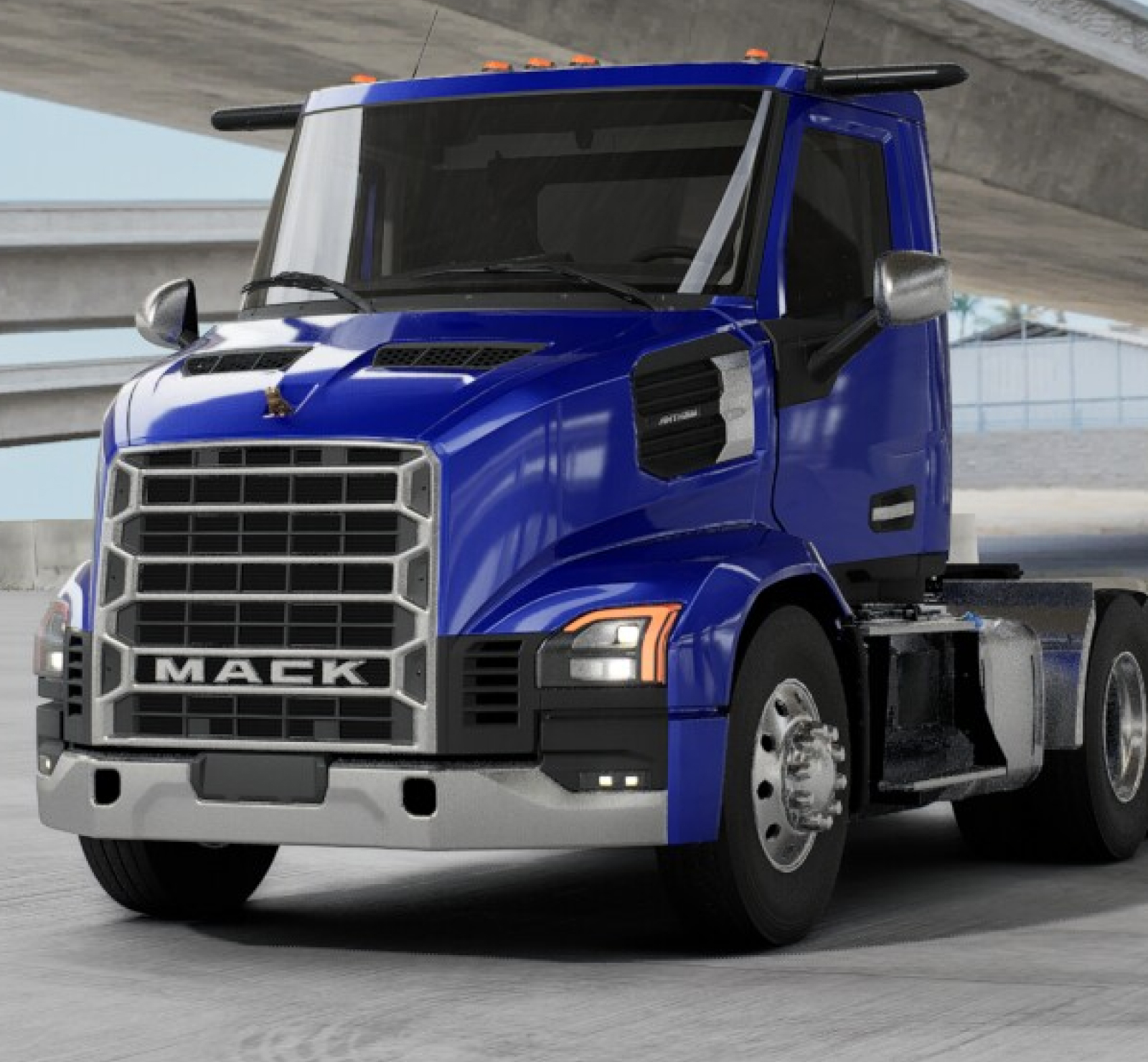 マック・アンセム・エンクローズド・トランスポーター　ローライダー SCS On The Road: Mack Anthem® Black Edition Walk-Around