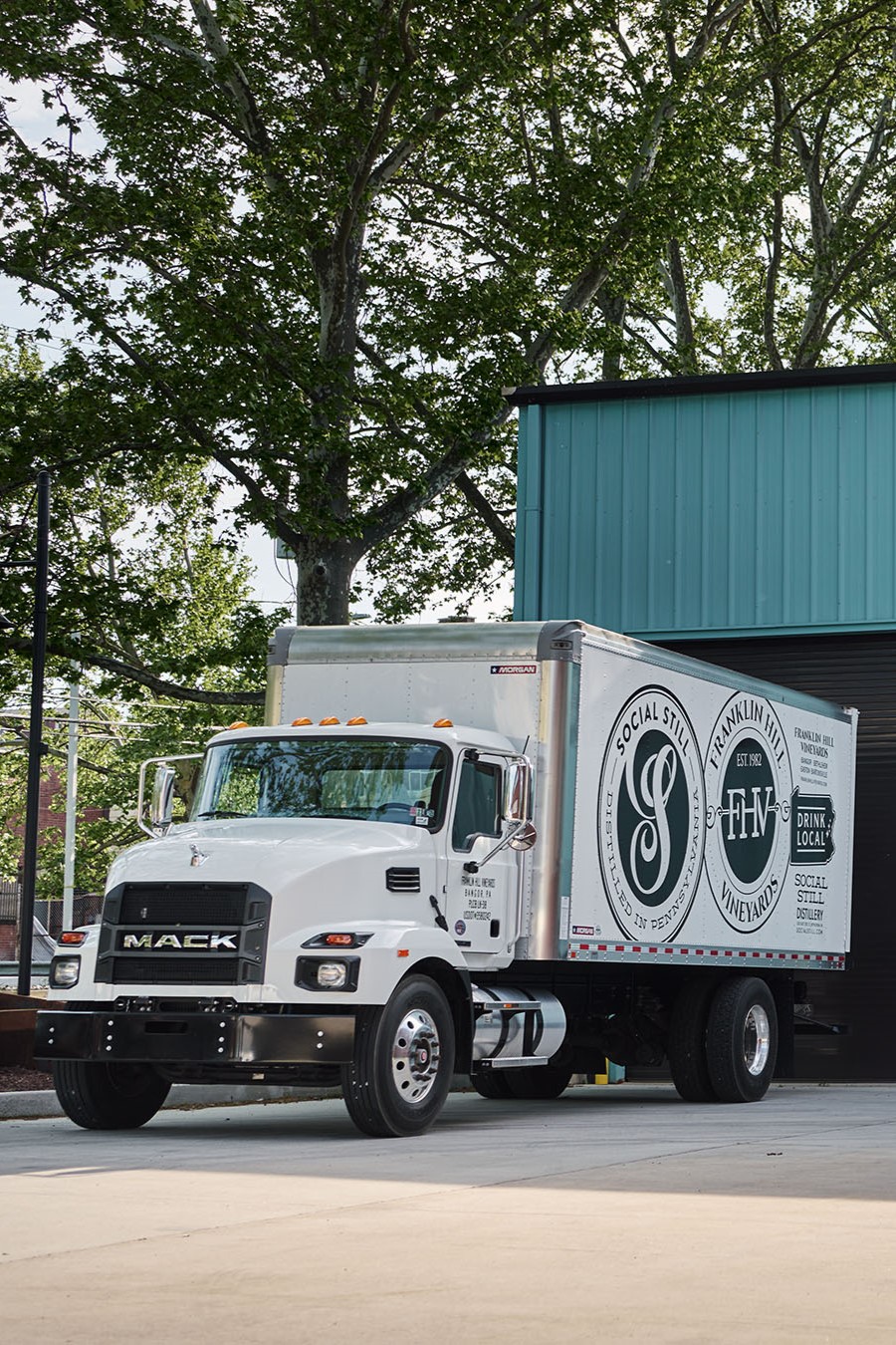 R*o様 u*m様 マックトラック　macktrucks Mack® MD Series | Mack Trucks