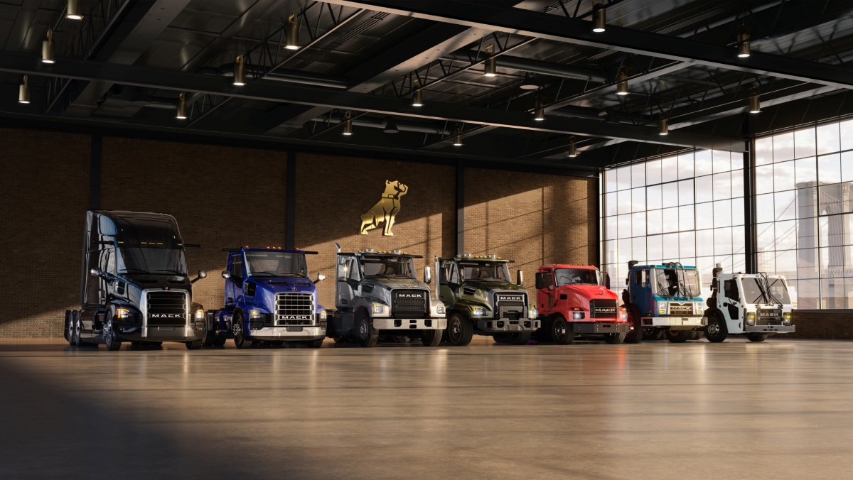 R*o様 u*m様 マックトラック　macktrucks 1960年代に登場した「マックRダンプトラック」が1/64スケールの完成品